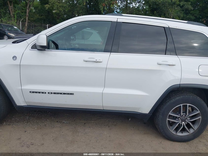 JEEP GRAND CHEROKEE - zdjęcie 14