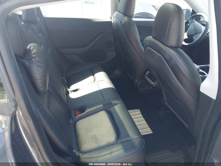 TESLA MODEL Y 2022 VIN 7SAYGDEF4NF308450