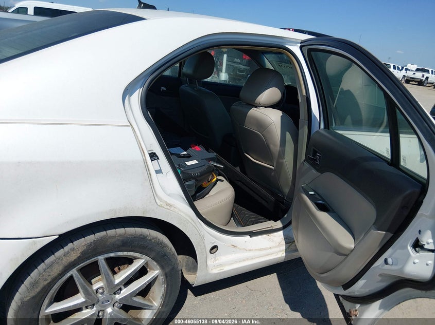2011 FORD FUSION auction photo 8