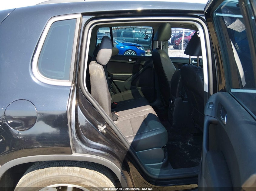 2016 VOLKSWAGEN TIGUAN SE · Фото 8