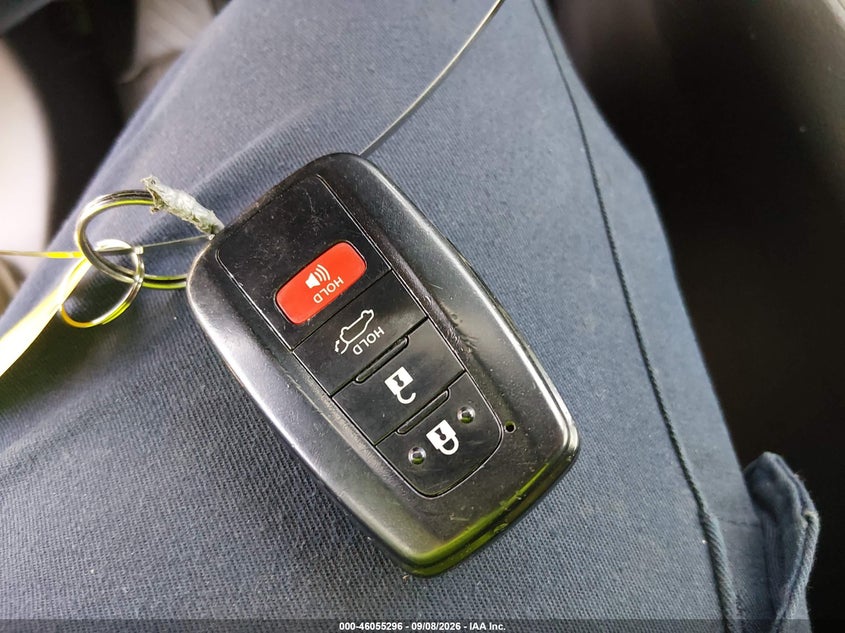 TOYOTA RAV4 HYBRID - zdjęcie 11