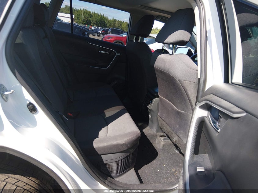 TOYOTA RAV4 HYBRID - zdjęcie 8