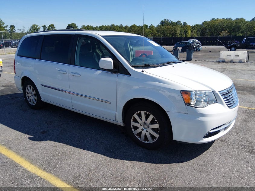 2016 CHRYSLER TOWN & COUNTRY auction photo 1