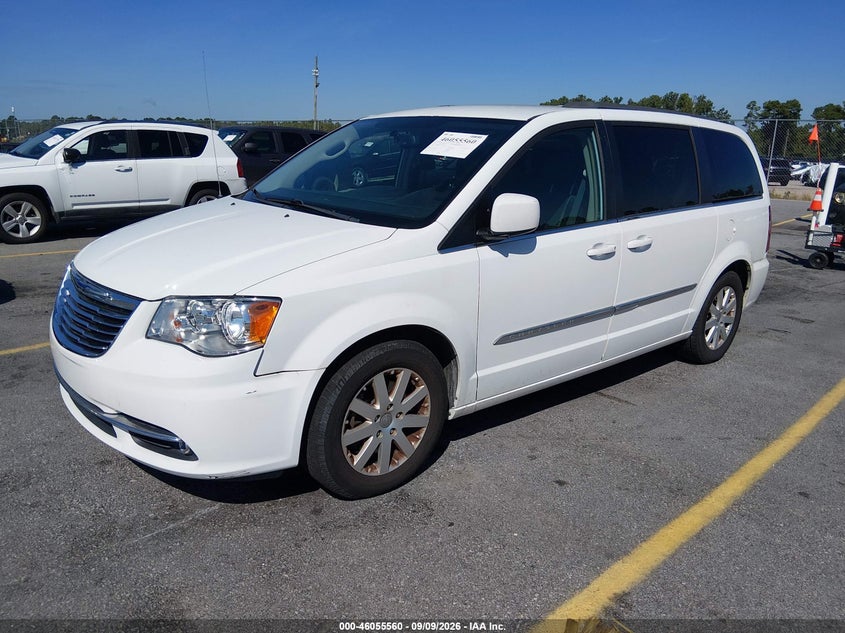 2016 CHRYSLER TOWN & COUNTRY auction photo 2