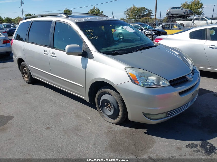 2004 TOYOTA SIENNA auction photo 1