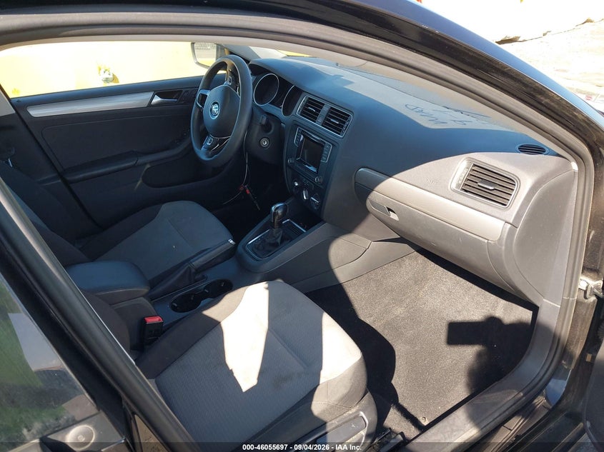 2018 VOLKSWAGEN JETTA auction photo 5