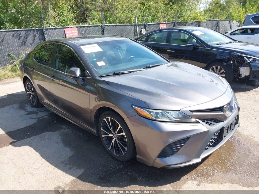 TOYOTA CAMRY - zdjęcie 1