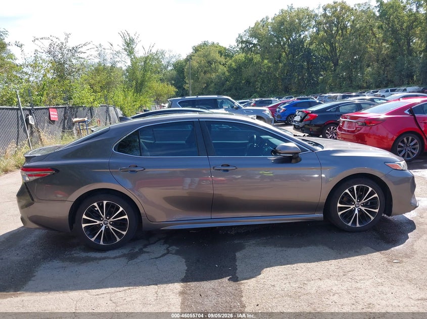 TOYOTA CAMRY - zdjęcie 13