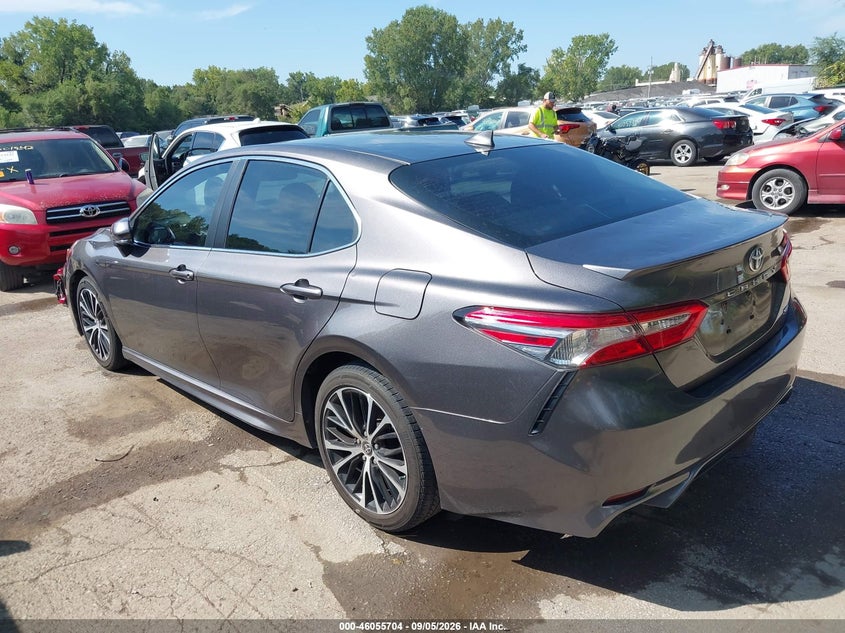 TOYOTA CAMRY - zdjęcie 3