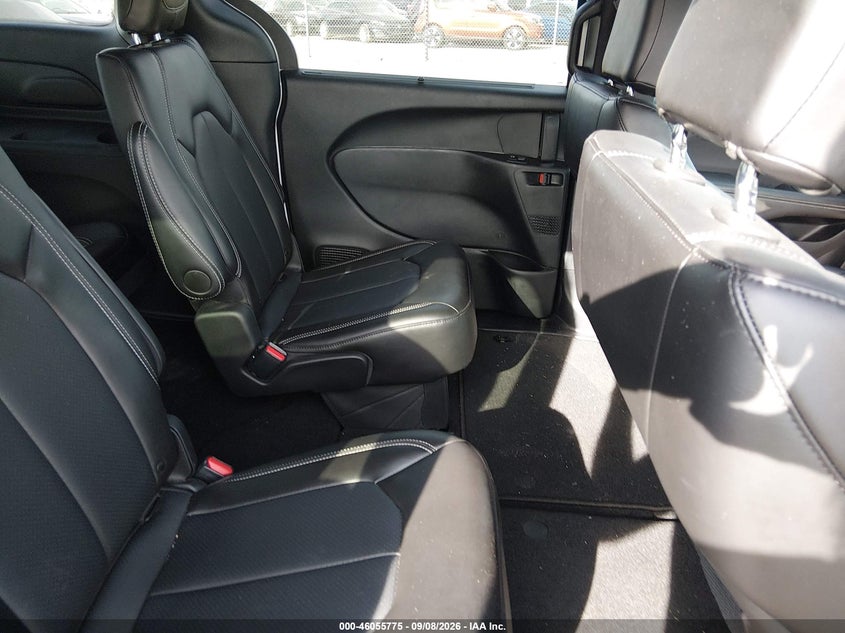 CHRYSLER PACIFICA - zdjęcie 8