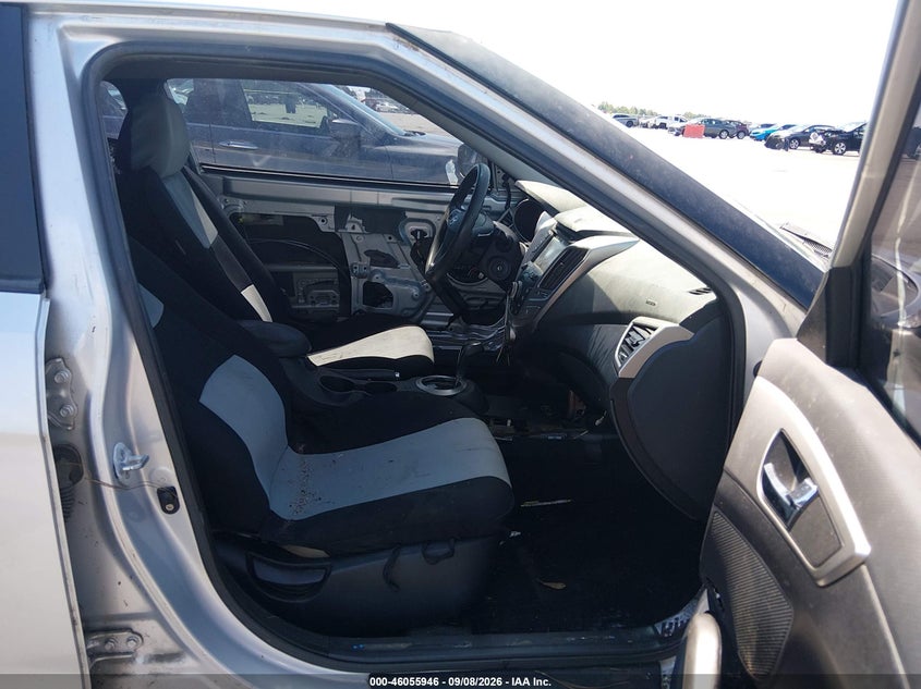 2012 HYUNDAI VELOSTER auction photo 5