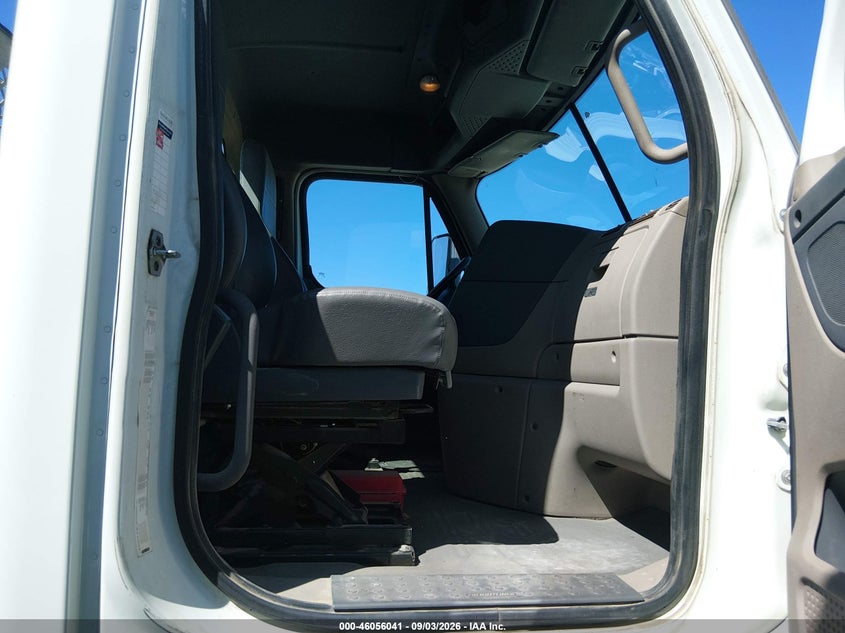 2013 FREIGHTLINER CASCADIA 113 auction photo 1