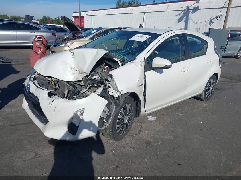 Vin: jtdkdtb38f1579070, lot: 46555575, toyota prius c two 20152