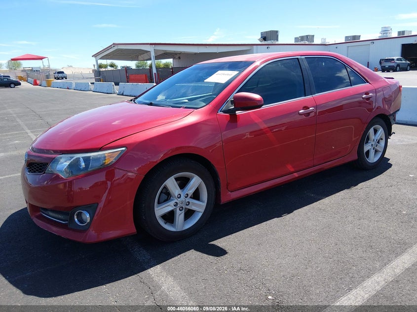 Vin: 4t1bf1fk3eu751241, lot: 46555583, toyota camry se 20142