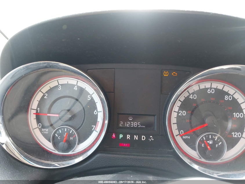 2011 DODGE GRAND CARAVAN auction photo 7