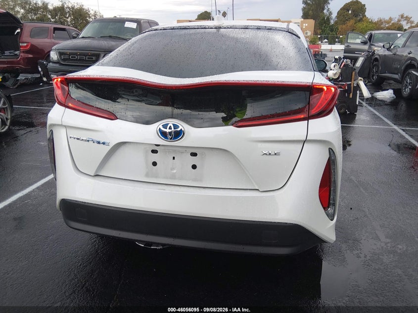 TOYOTA PRIUS PRIME - zdjęcie 16