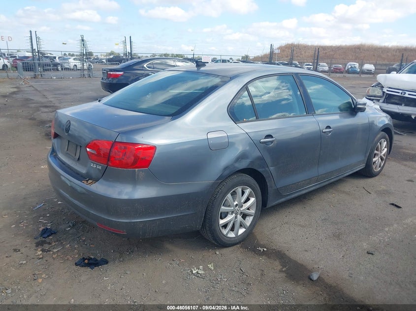 2011 VOLKSWAGEN JETTA auction photo 4