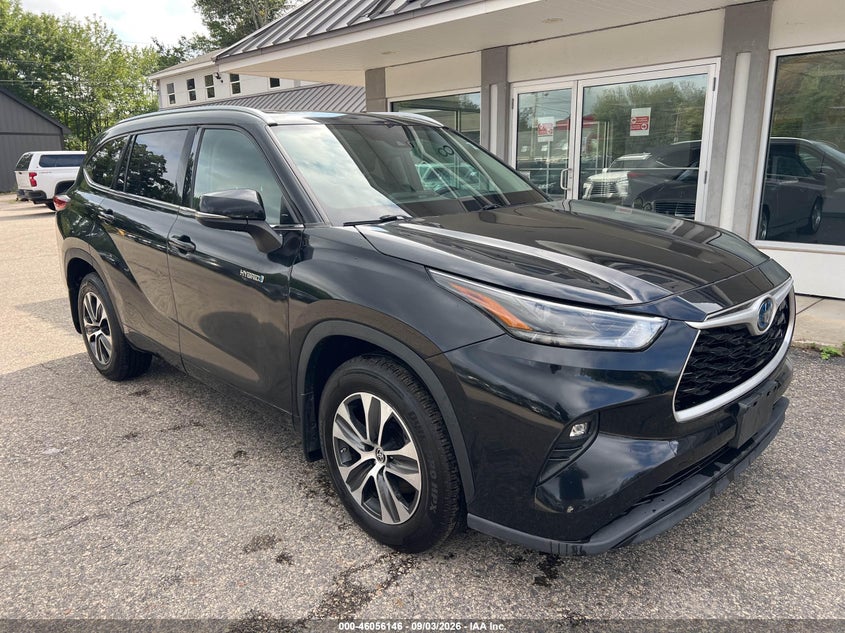 2021 TOYOTA HIGHLANDER auction photo 1