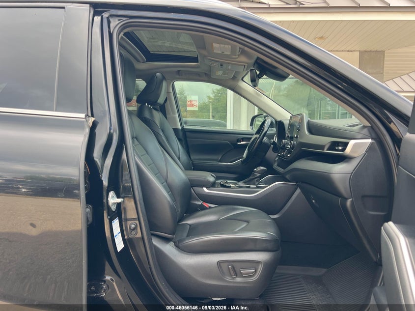 2021 TOYOTA HIGHLANDER auction photo 5