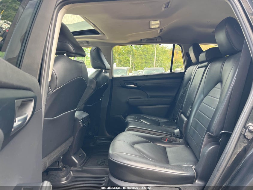 2021 TOYOTA HIGHLANDER auction photo 8