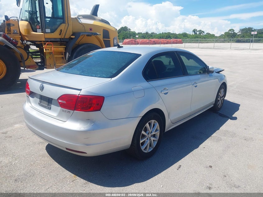 2012 VOLKSWAGEN JETTA auction photo 4