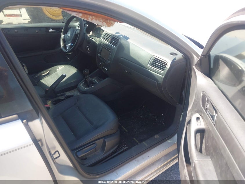 2012 VOLKSWAGEN JETTA auction photo 5