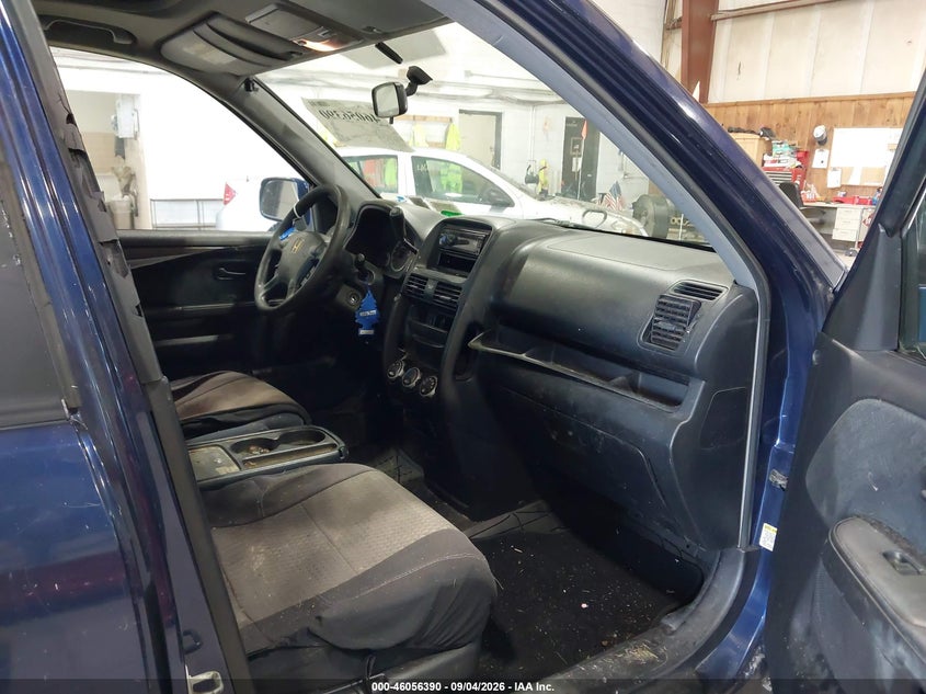 2005 HONDA CR-V auction photo 5