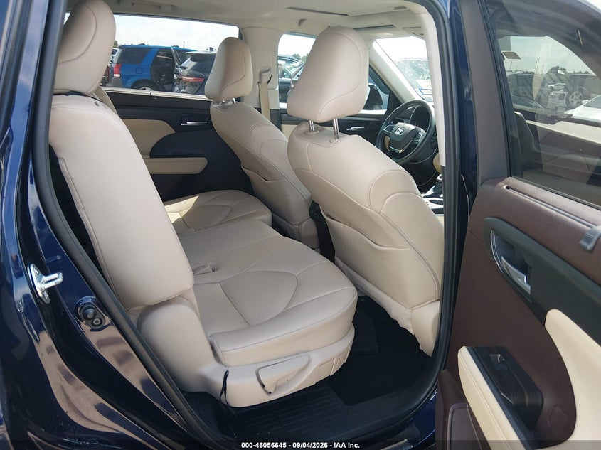TOYOTA HIGHLANDER - zdjęcie 8