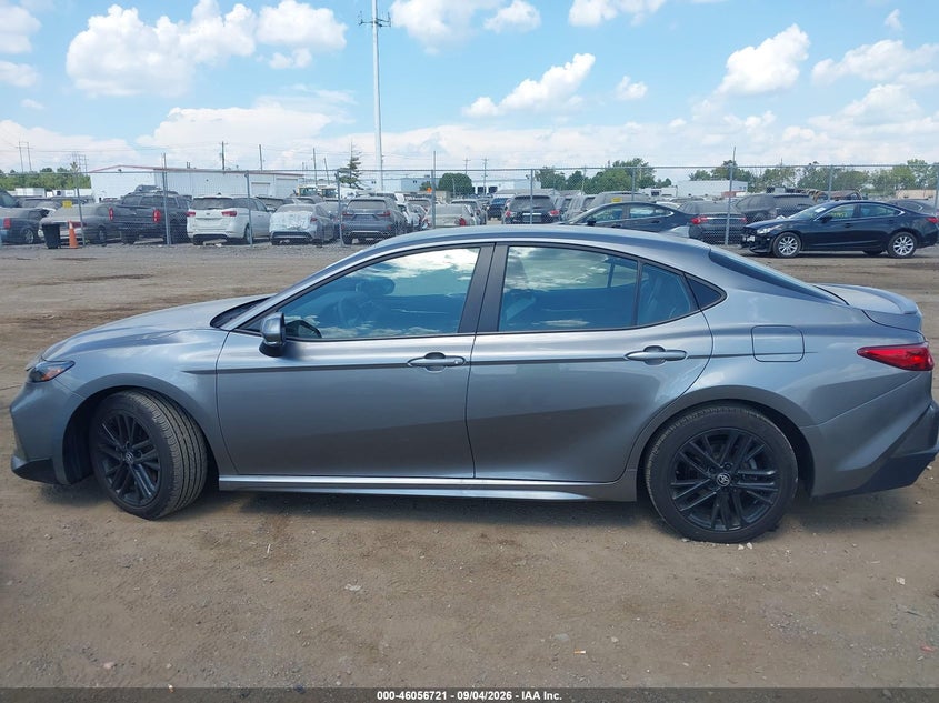 TOYOTA CAMRY - zdjęcie 14