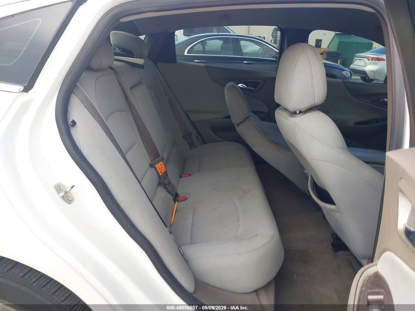 2017 CHEVROLET MALIBU auction photo 8