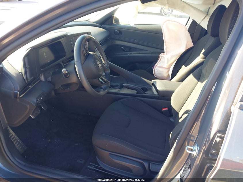 2026 HYUNDAI ELANTRA auction photo 5