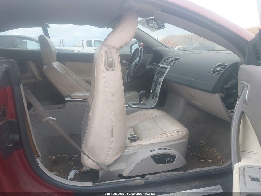 2011 VOLVO C70 auction photo 5