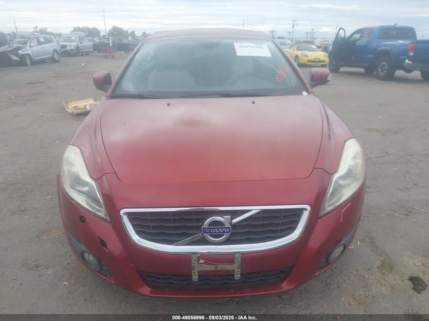 2011 VOLVO C70 auction photo 6