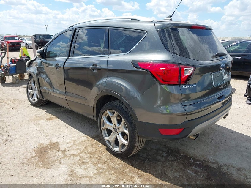 Vin: 1fmcu0j95kub66133, lot: 46556713, ford escape titanium 20193