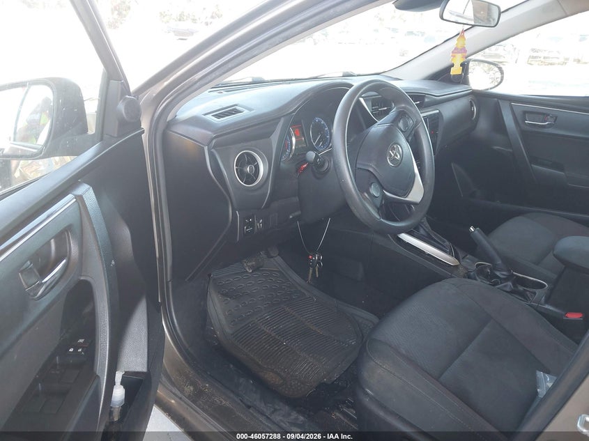2019 TOYOTA COROLLA auction photo 5