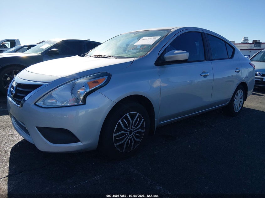 2015 NISSAN VERSA auction photo 2