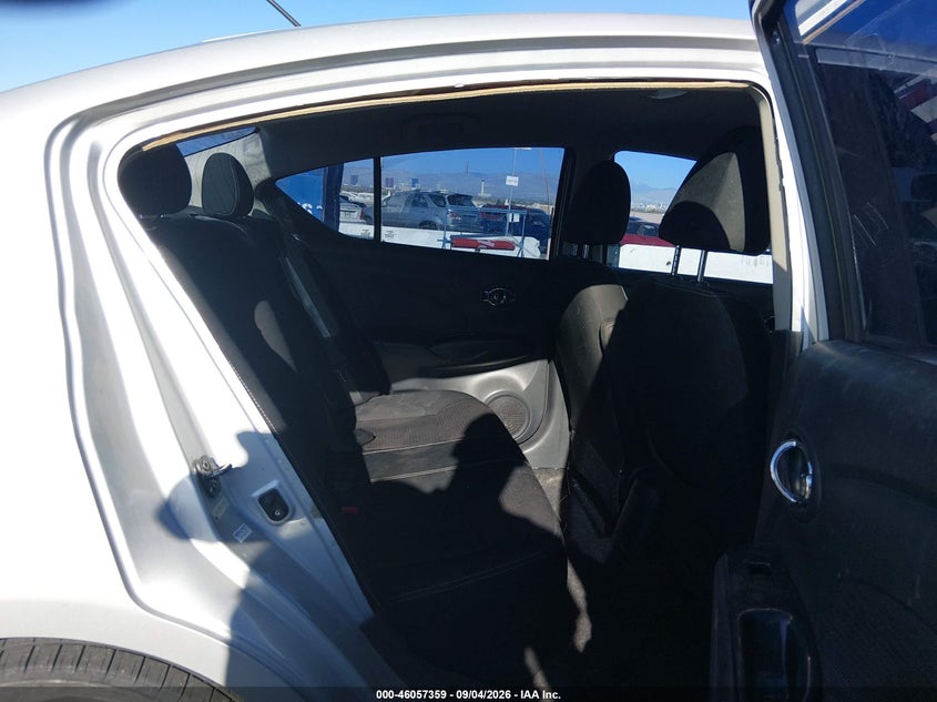 2015 NISSAN VERSA auction photo 8
