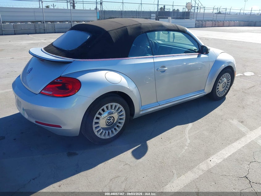 2013 VOLKSWAGEN BEETLE auction photo 4