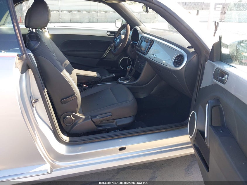 2013 VOLKSWAGEN BEETLE auction photo 5