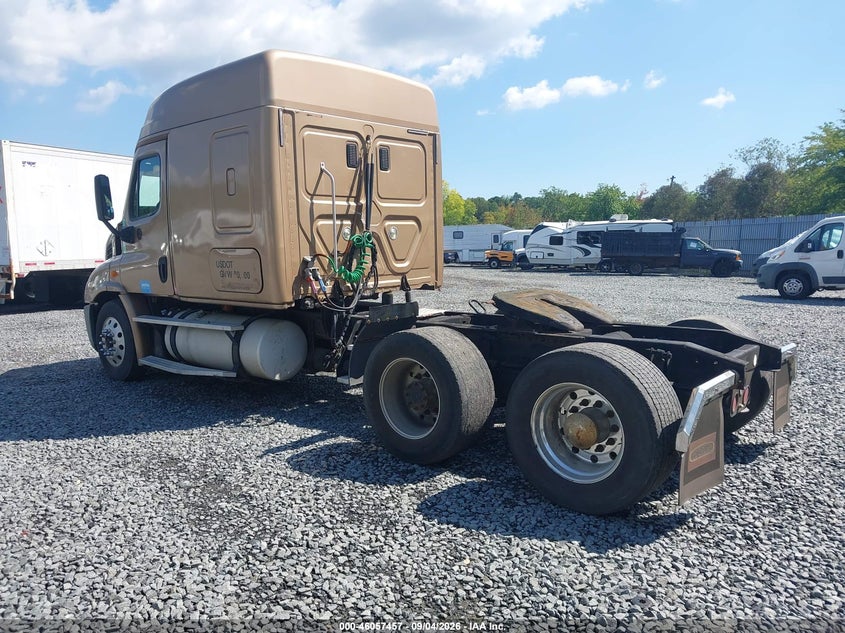 2015 FREIGHTLINER CASCADIA 113 auction photo 3