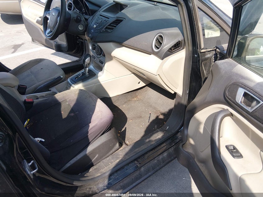 2016 FORD FIESTA auction photo 5