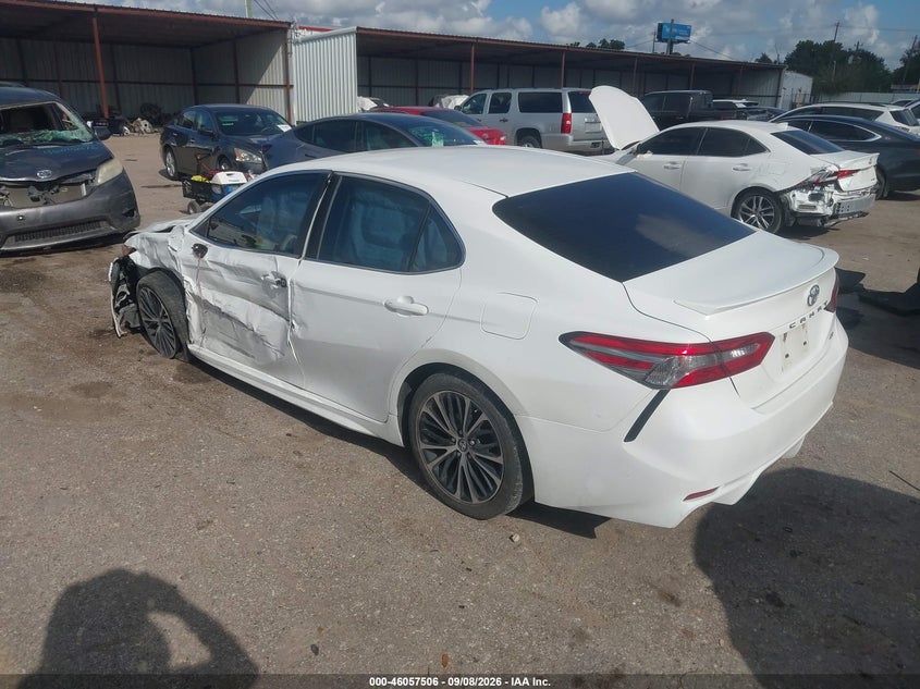 Vin: 4t1b11hkxju674910, lot: 46557028, toyota camry se 20183