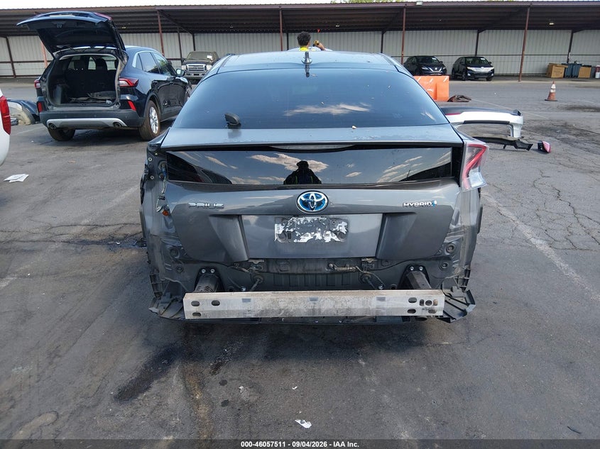 TOYOTA PRIUS - zdjęcie 18