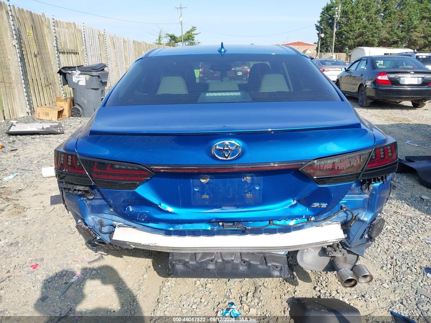 TOYOTA CAMRY - zdjęcie 17