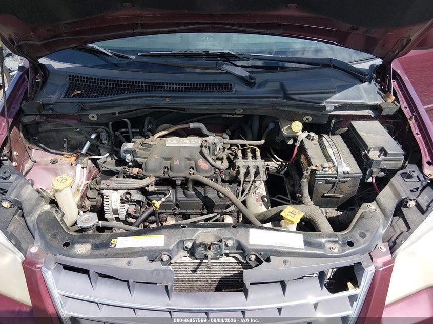 Photo 10 - CHRYSLER TOWN & COUNTRY