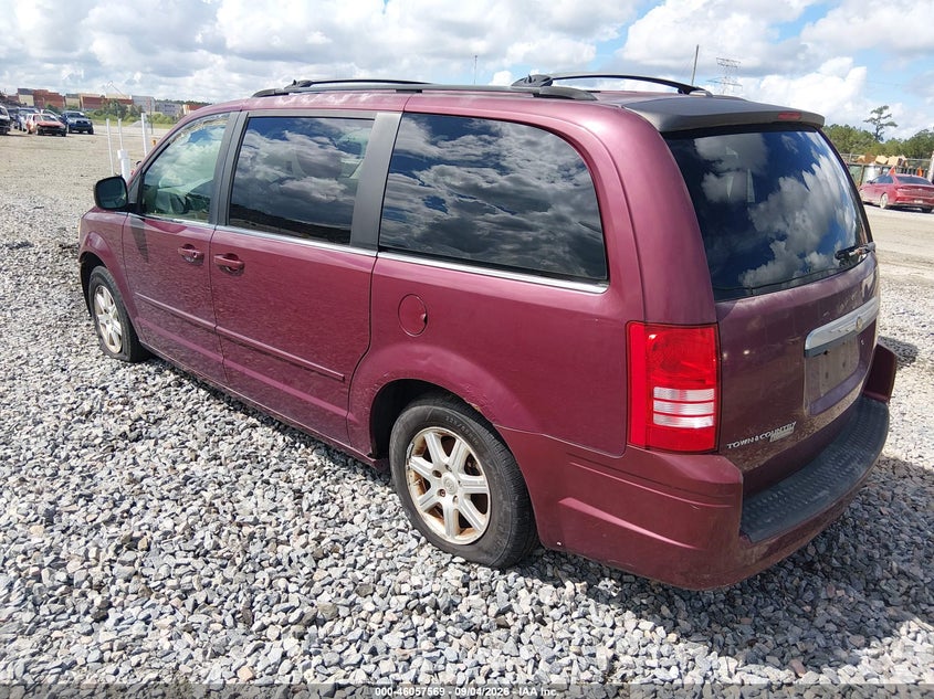 Photo 3 - CHRYSLER TOWN & COUNTRY