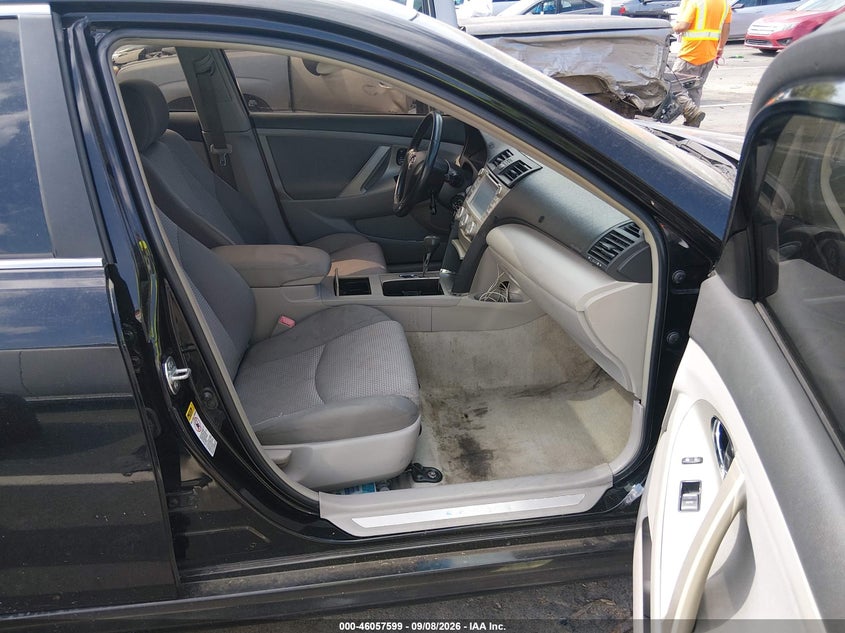 2011 TOYOTA CAMRY auction photo 5