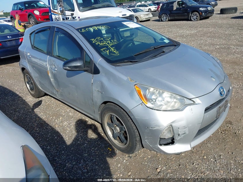 2013 TOYOTA PRIUS C auction photo 1