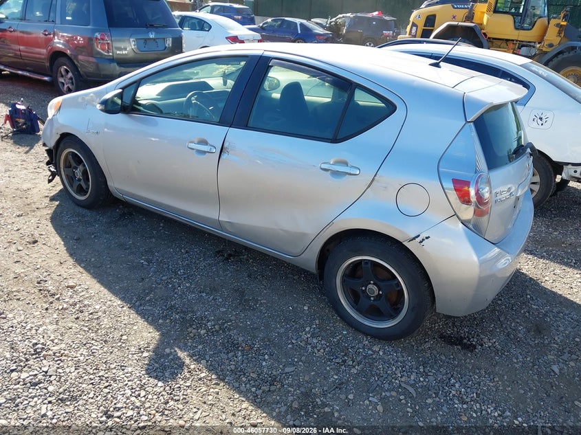 2013 TOYOTA PRIUS C auction photo 3
