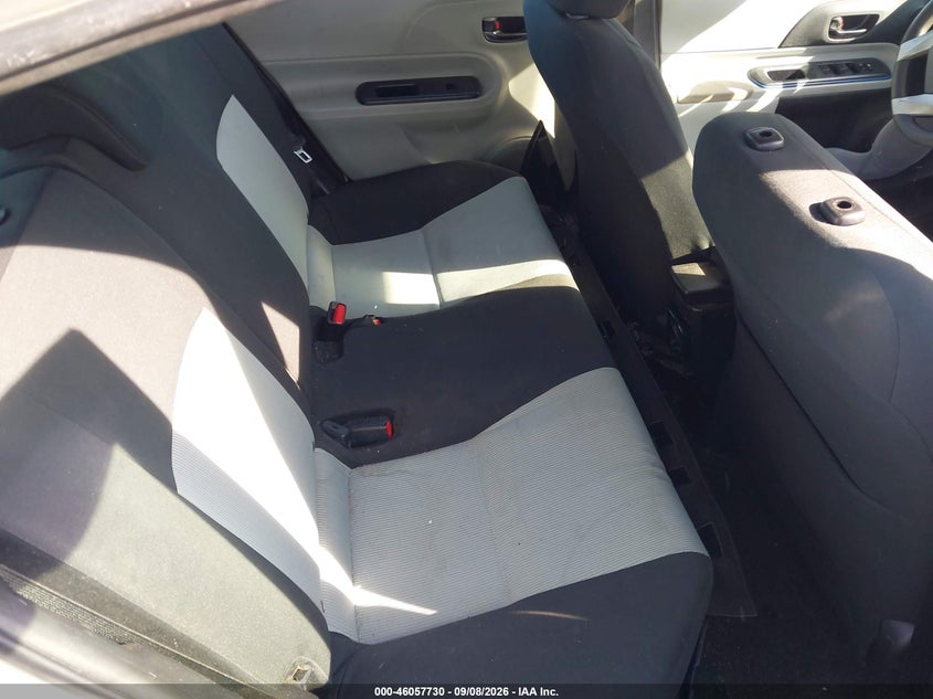 2013 TOYOTA PRIUS C auction photo 8